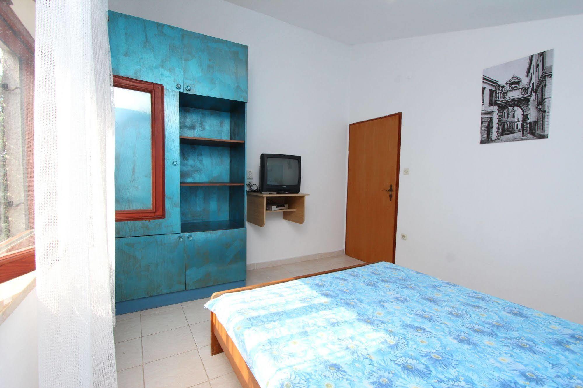Apartments Tara โรวีน ภายนอก รูปภาพ