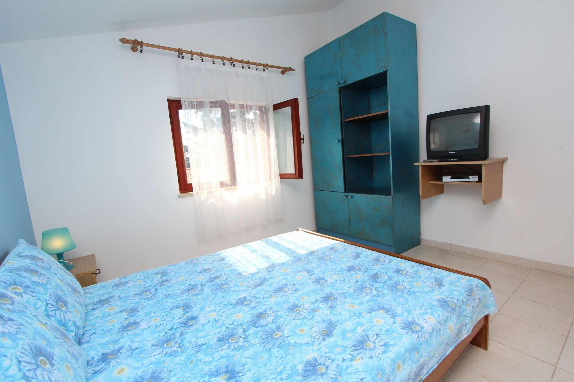 Apartments Tara โรวีน ภายนอก รูปภาพ