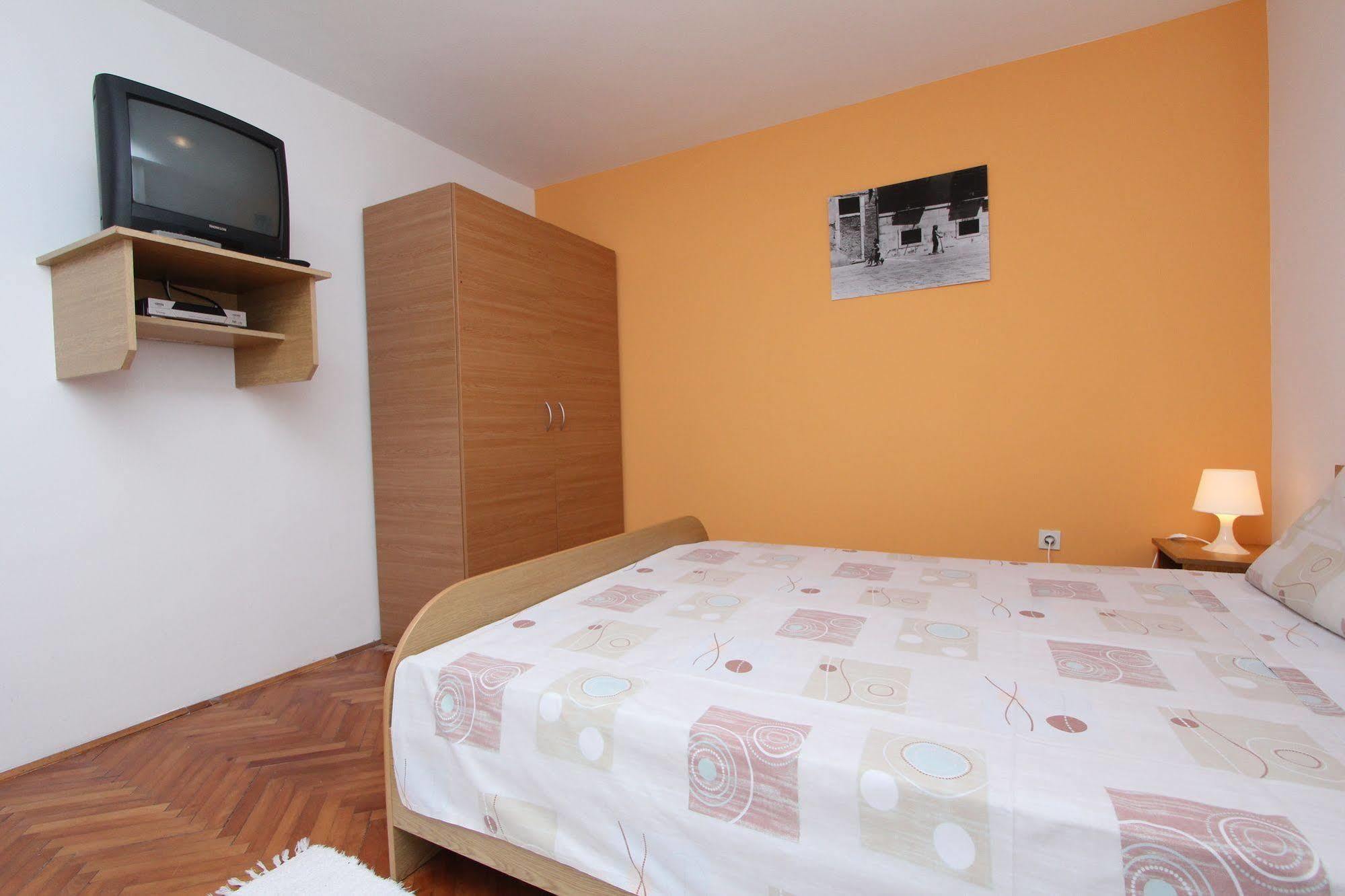 Apartments Tara โรวีน ภายนอก รูปภาพ